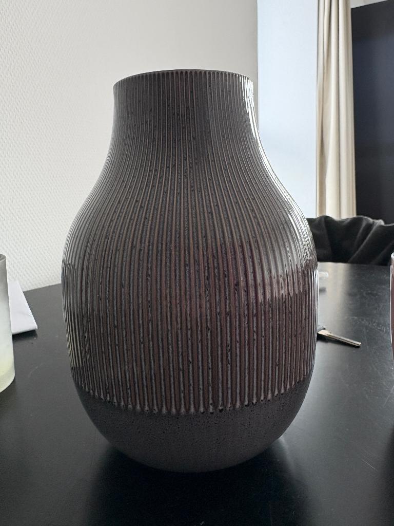 Vase, Overige kleuren, Aardewerk of Porselein, Ophalen of Verzenden, Zo goed als nieuw