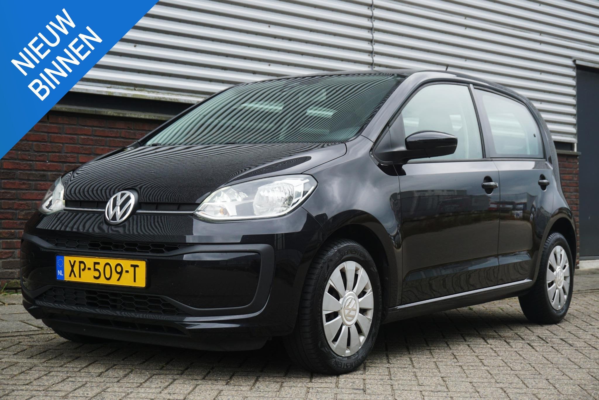 Volkswagen Up! 1.0 BMT move up!/ALL-SEASON/DAB/BLUETOOTH/2E, Auto's, Voorwielaandrijving, Stof, Gebruikt, Zwart