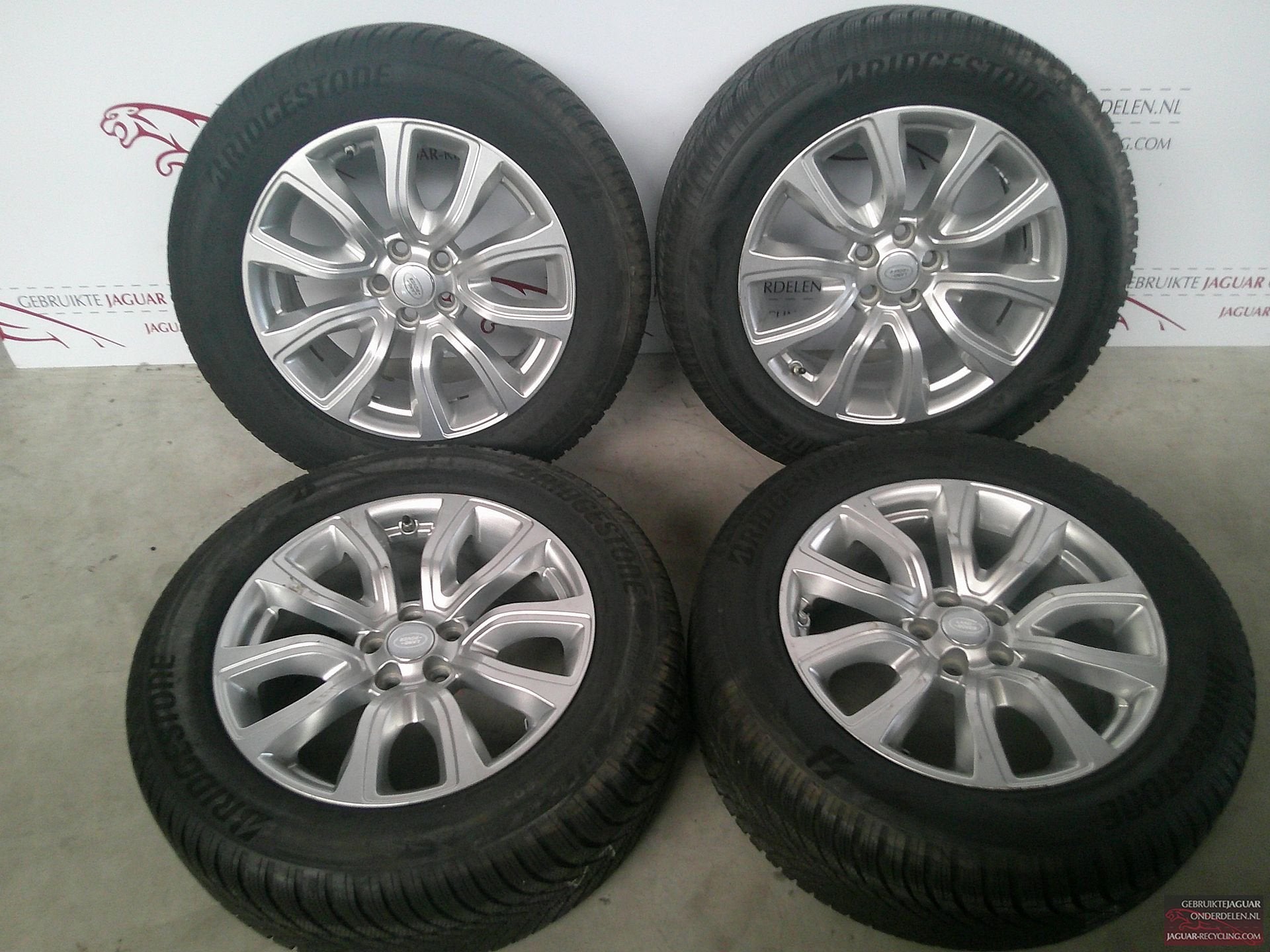 18″ Evoque velgen set met Bridgestone winterbanden, Auto-onderdelen, Banden en Velgen, Gebruikt, Velg(en), -, -