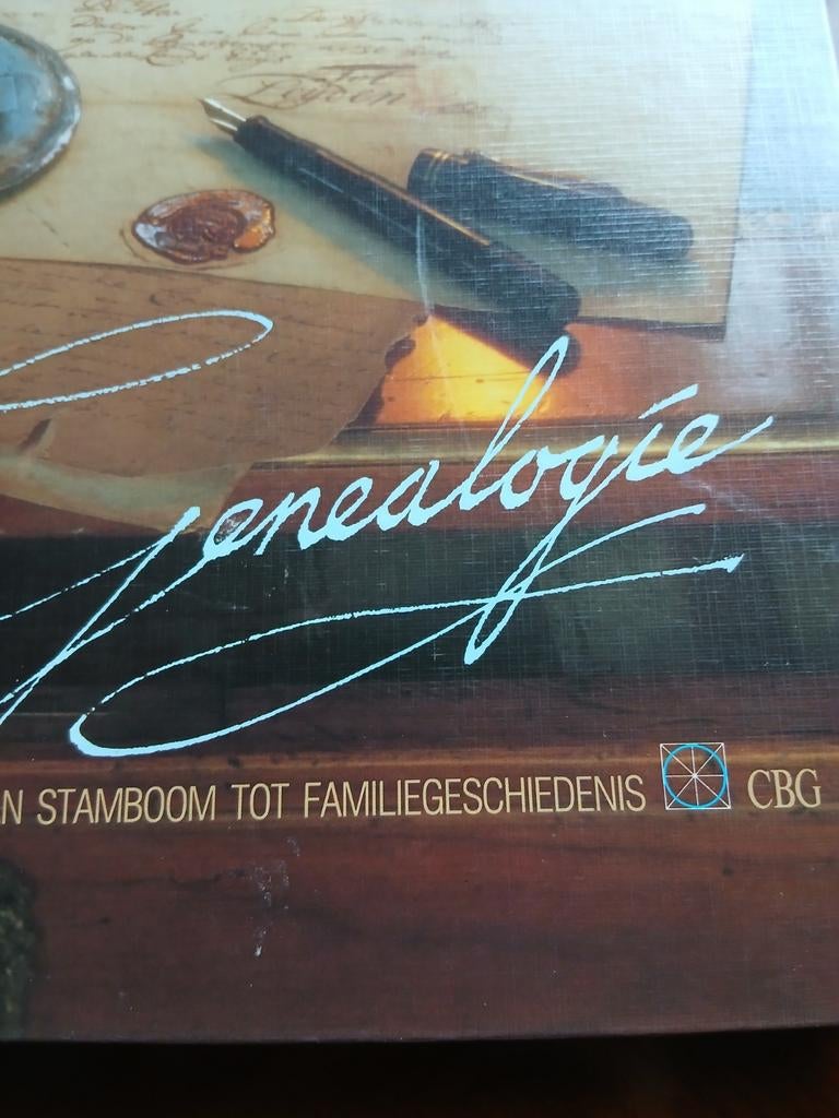 Genealogie. Van stamboom tot familiegeschiedenis, Ophalen of Verzenden, Zo goed als nieuw, Oorlog of Misdaad