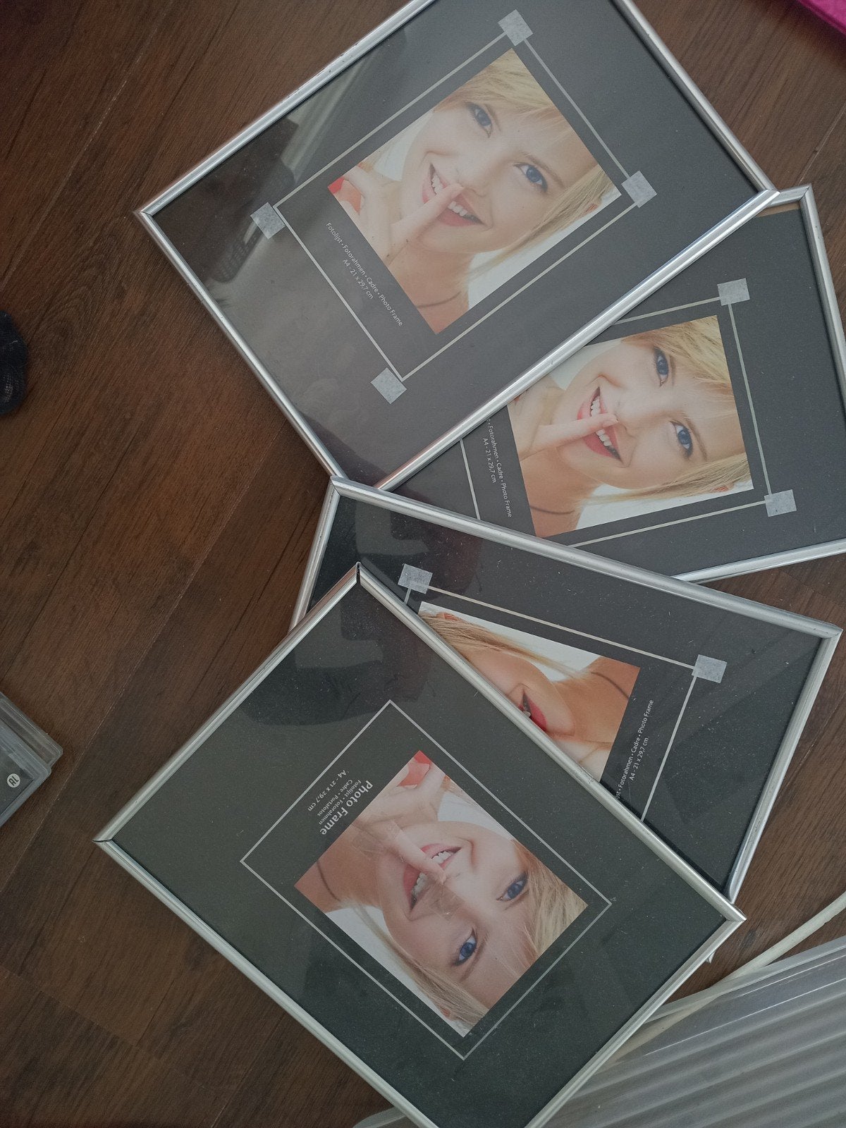 Set van 4 zilverkleurige fotolijsten (A4), Zilver, Metaal, Standaard fotolijst, Ophalen of Verzenden