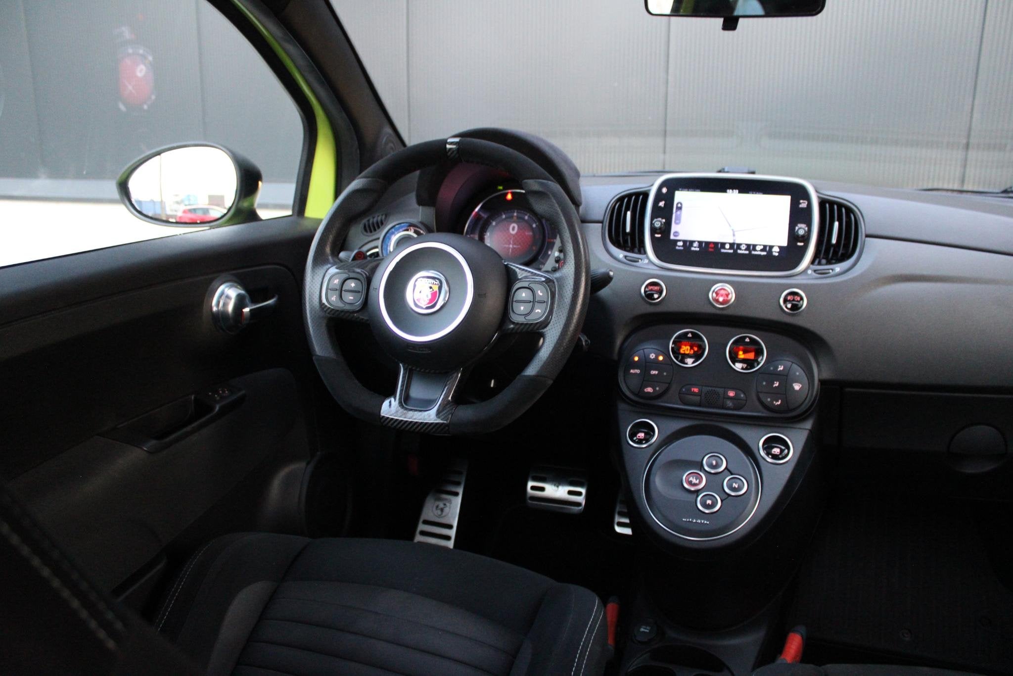 Abarth 595 Competizione 70th Anniversary 1.4 T-Jet | Pan.Dak, 12 maanden, Euro 6, 4 cilinders, Origineel Nederlands