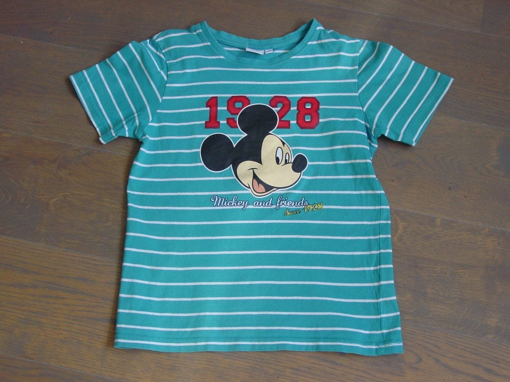 T-shirt groen/wit gestreept met Mickey Mouse, maat 128, Ophalen of Verzenden, Gebruikt, Jongen, Shirt of Longsleeve