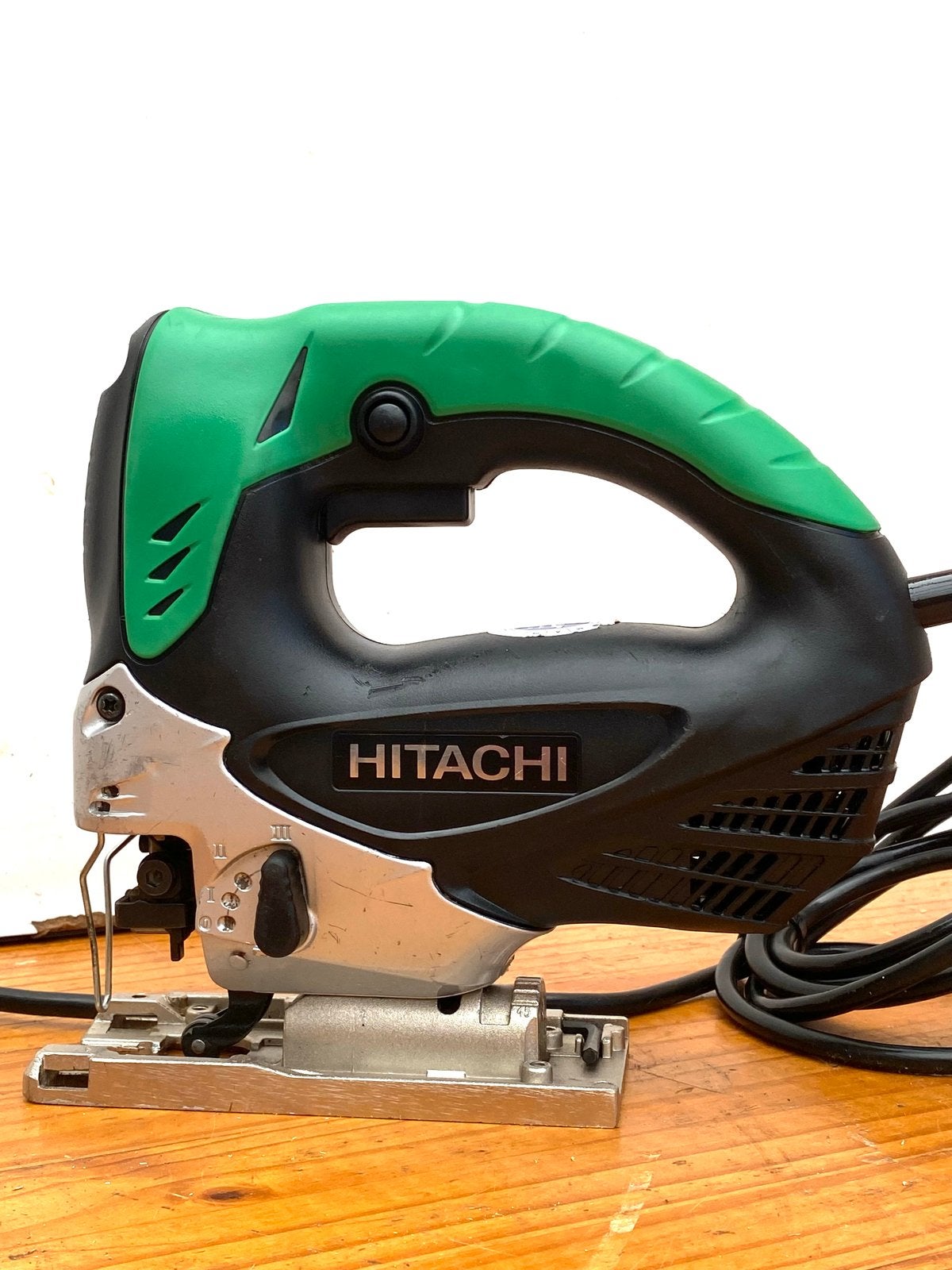 Hitachi Decoupeerzaag CJ90VST - Krachtig en Betrouwbaar, Gebruikt, 600 tot 1200 watt, Ophalen of Verzenden, Decoupeerzaag