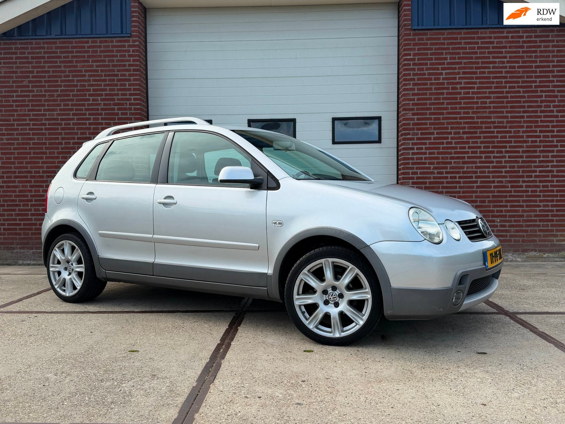 Volkswagen Polo 1.4-16V FUN Airco CruiseC Carplay Trekhaak, Auto's, Voorwielaandrijving, Gebruikt, 4 cilinders, 49 €/maand