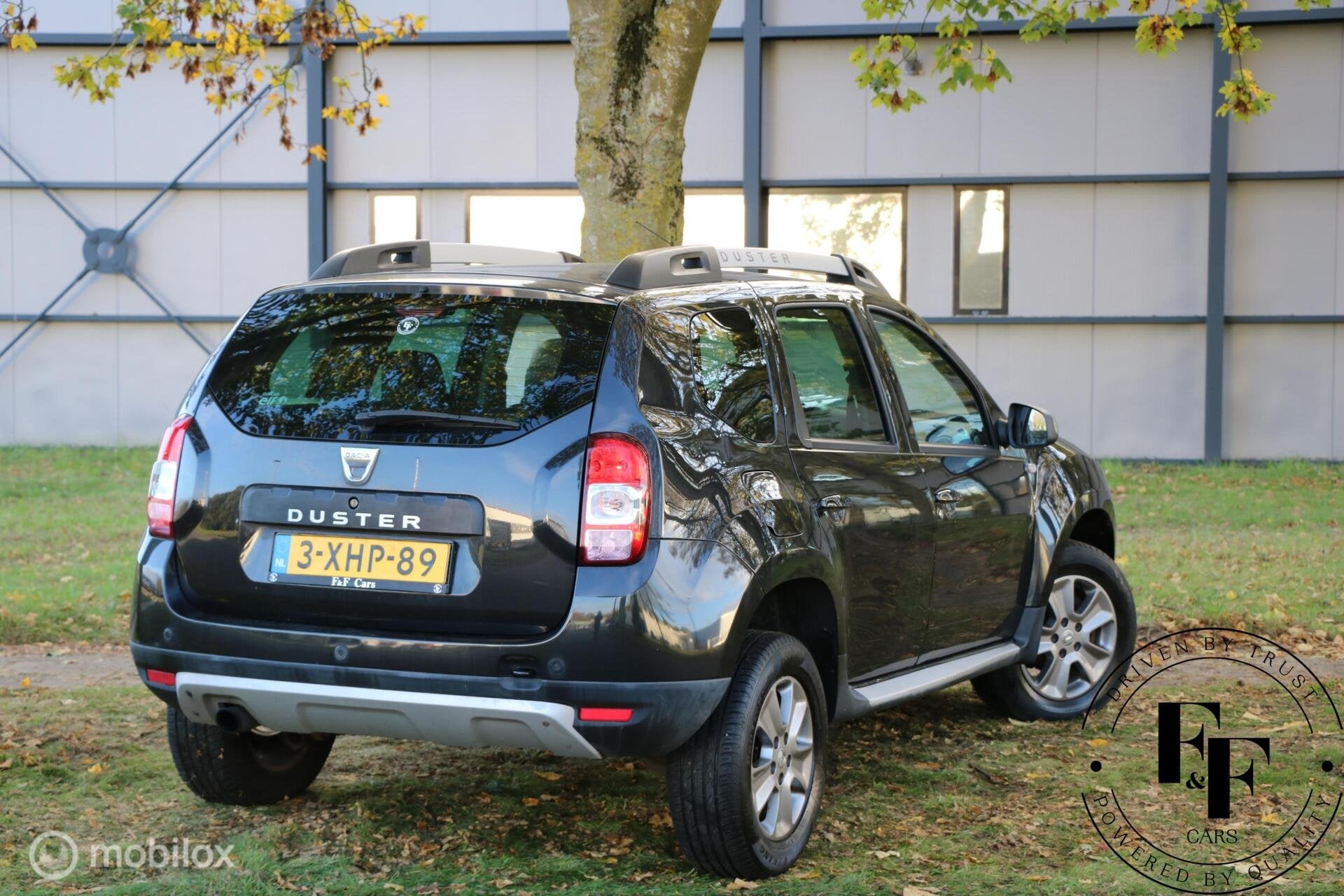 Dacia Duster 1.2 TCe Lauréate|NAP|CarPlay|Cruise|Leder, Auto's, Voorwielaandrijving, Euro 5, 125 pk, Gebruikt