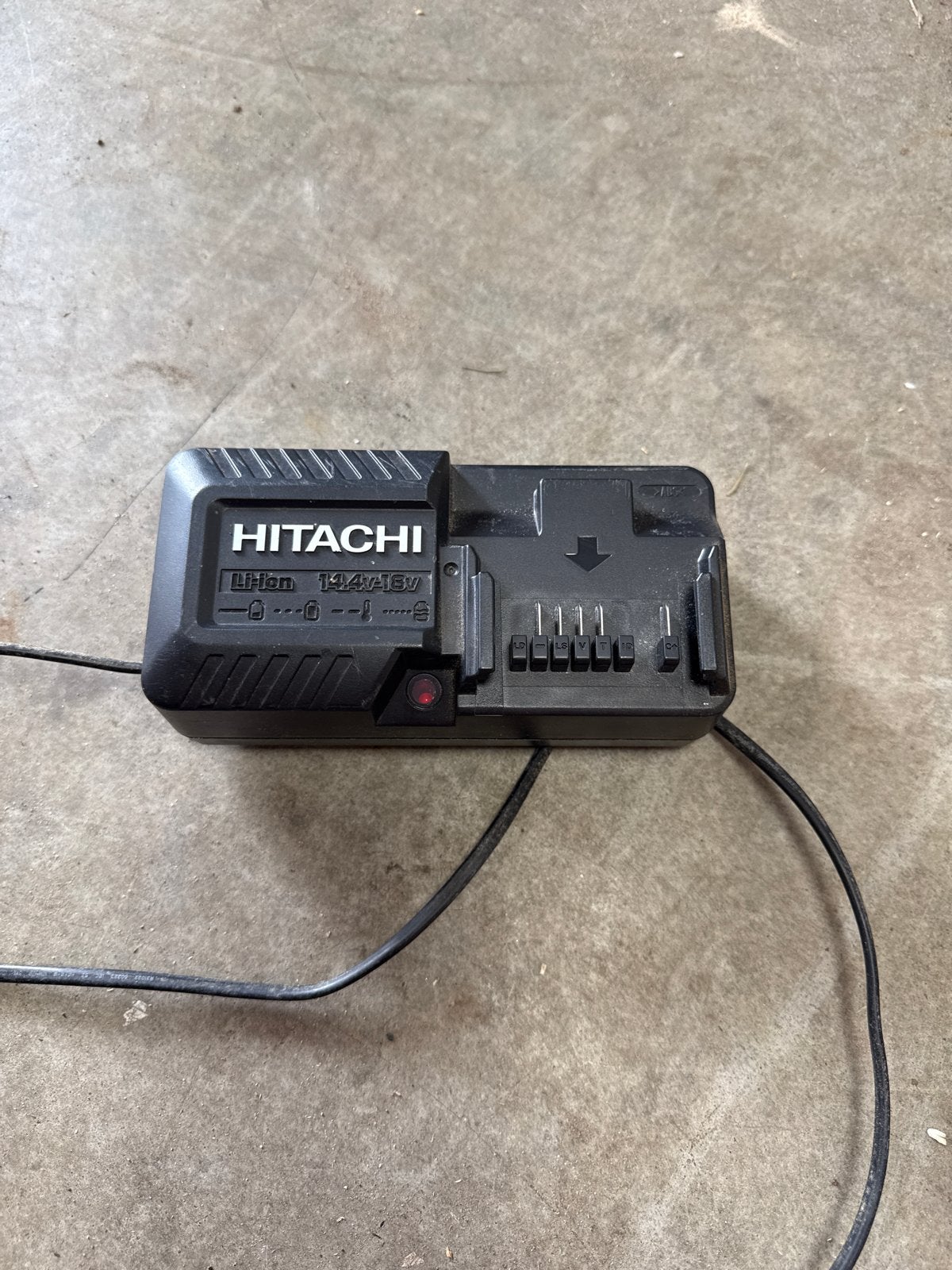 Hitachi Li-ion Acculader 14.4V-18V, Ophalen of Verzenden, Gebruikt