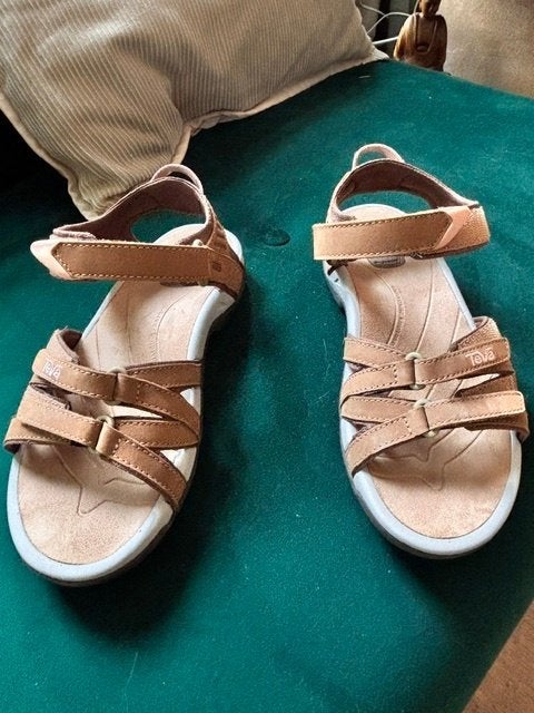 Teva sandalen maart 37, Beige, Nieuw, Teva, Sandalen of Muiltjes