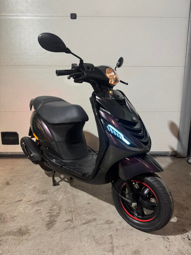 Piaggio Zip SP 2020 SP 2020 Mystic Purple, Fietsen en Brommers, Scooters | Piaggio, Ophalen, Zo goed als nieuw, Benzine, Zip