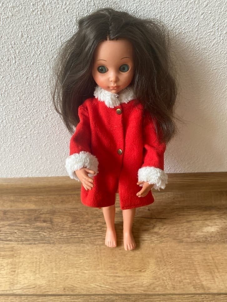 Vintage Pop Furga Susanna uit de jaren 60,Haute Couture boek, Verzamelen, Poppen, Ophalen of Verzenden, Gebruikt, Pop