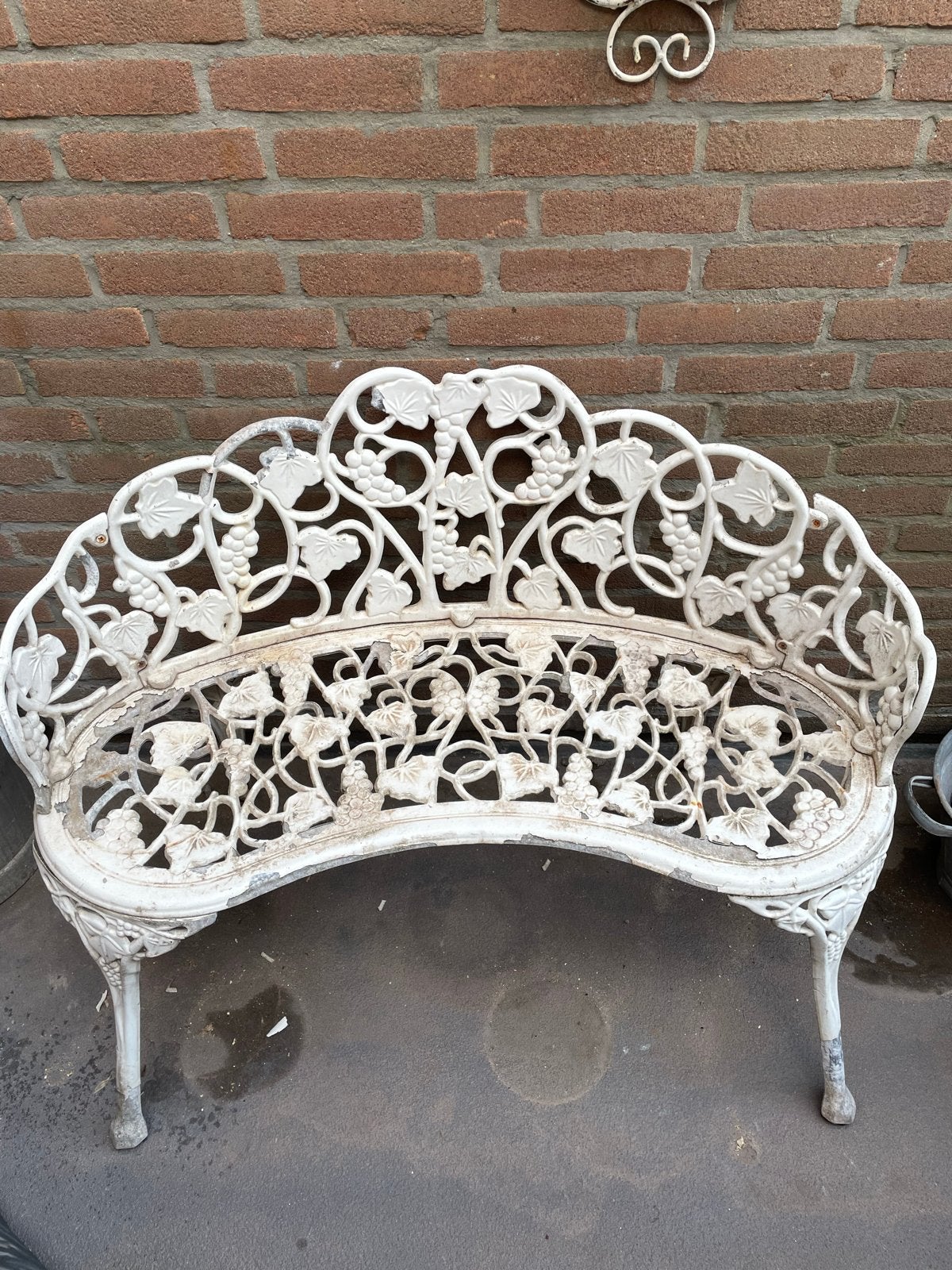 Antieke gietijzeren tuinbank met druivenmotief, Ophalen