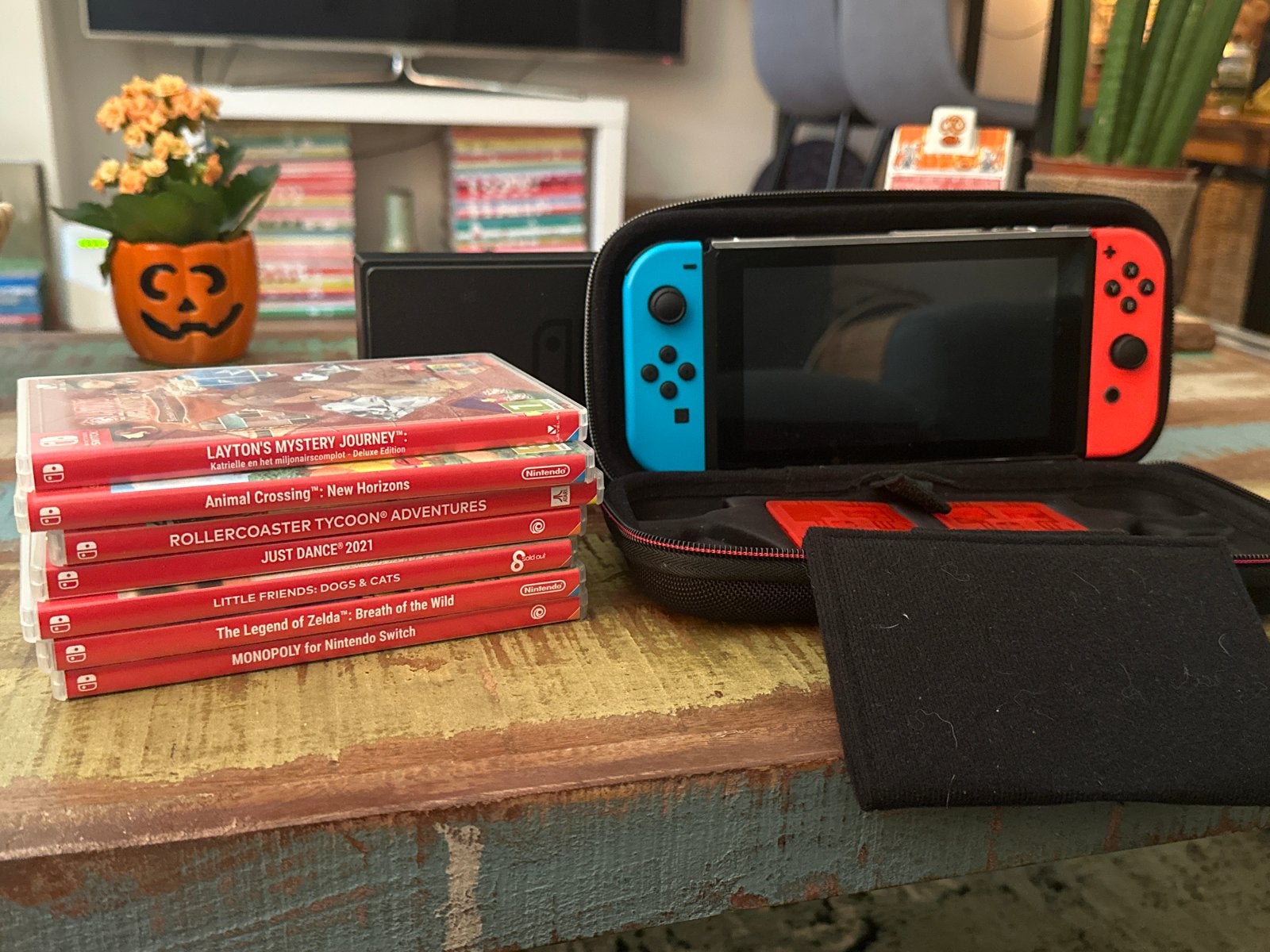 Nintendo Switch met 7 games en reisetui, Verzenden, Met 2 controllers, Switch Original, Gebruikt