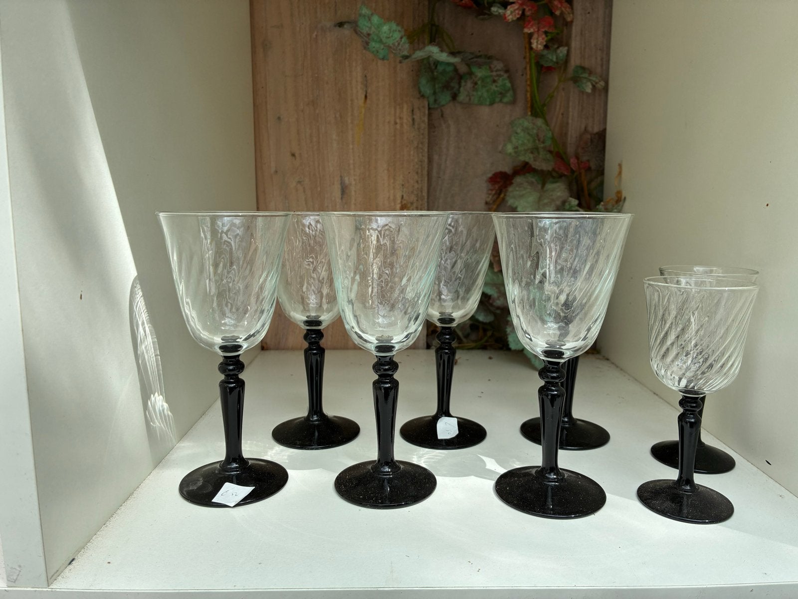Set van 6 vintage wijnglazen met zwarte voet, Antiek en Kunst, Antiek | Glas en Kristal, Ophalen of Verzenden