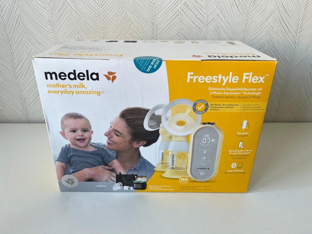 Medela Freestyle Flex Dubbele Elektrische Borstkolf, Inclusief flessen, Medela, Borstkolf, Ophalen of Verzenden