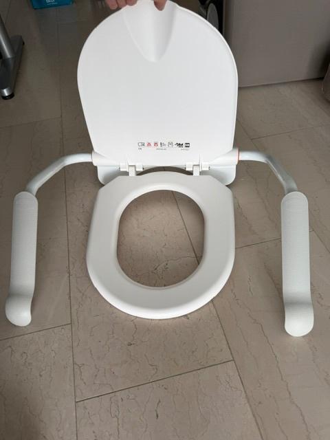 Etac toiletzitting met armsteunen, Ophalen, Gebruikt