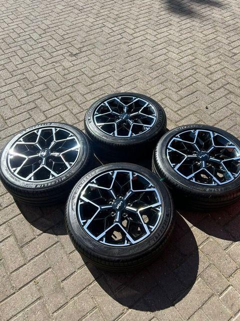 Kia 17 inch lichtmetalen velgen met Michelin banden, Ophalen of Verzenden