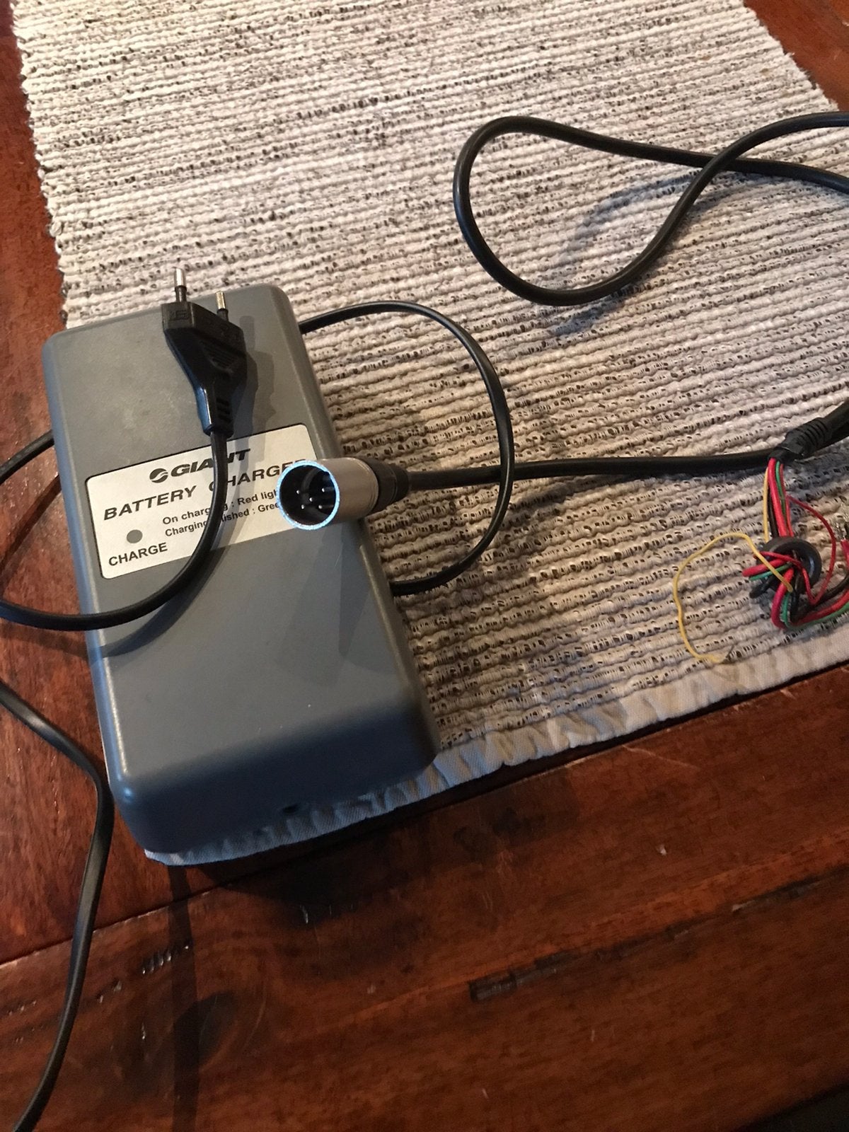 Acculader giant, Fietsen en Brommers, Ophalen, Gebruikt