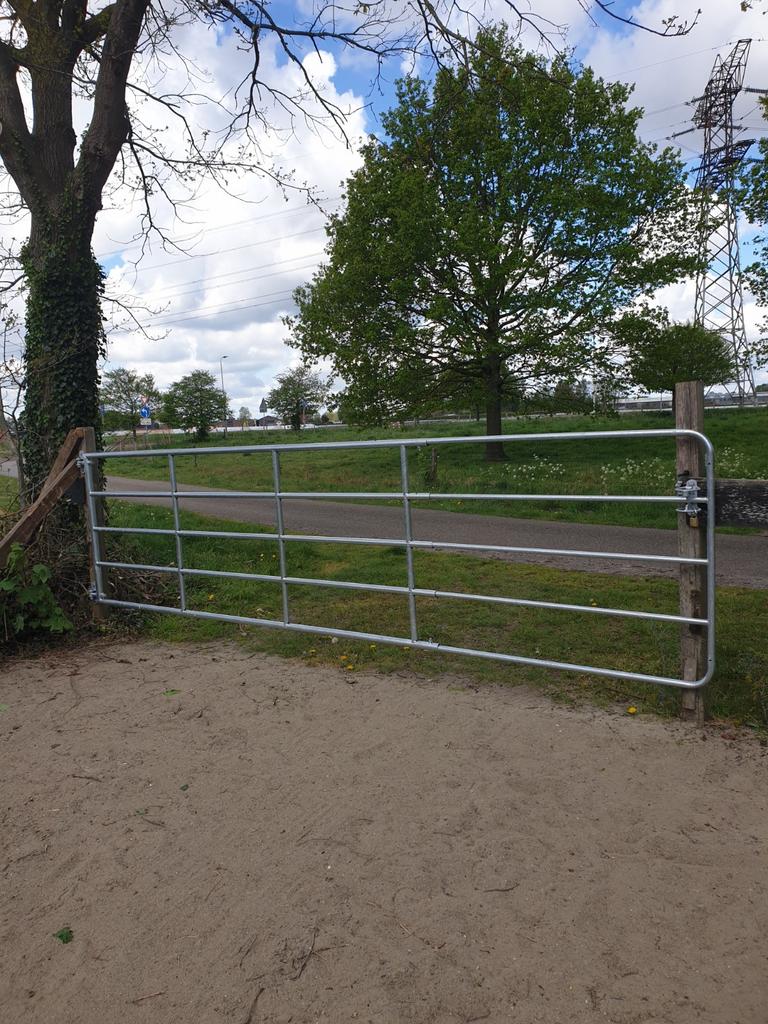 Verstelbare poorten met hang- en sluitwerk, Tuin en Terras, Ophalen of Verzenden