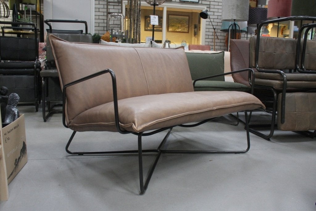 Leuke luxe 2-zits bank EARL Jess design metaal & leer, Huis en Inrichting, Fauteuils, Ophalen, Zo goed als nieuw, Leer, 75 tot 100 cm