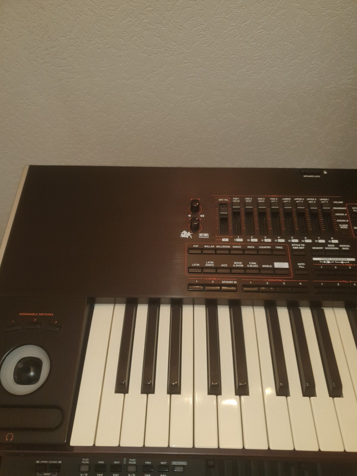 Korg pa 4 profesional in zeer goede staat, Korg, Ophalen of Verzenden, Zo goed als nieuw, Met standaard