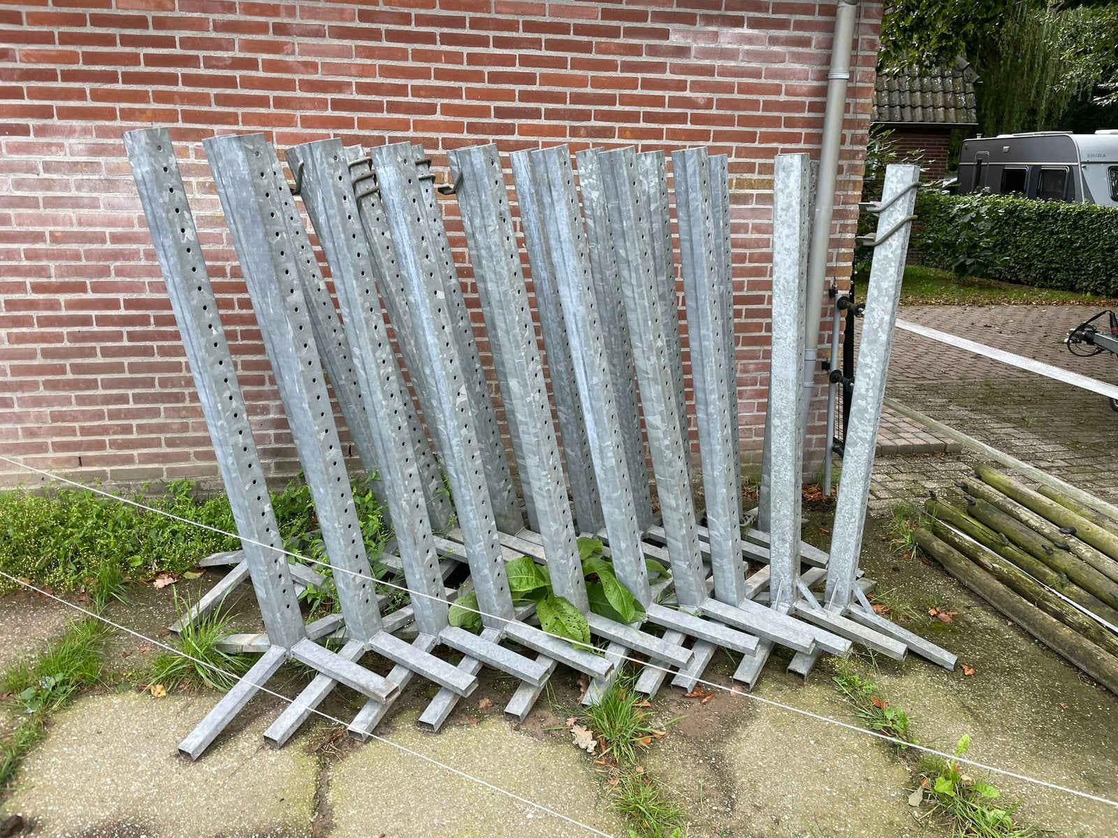 Staanders, Ophalen, Zo goed als nieuw, Springen