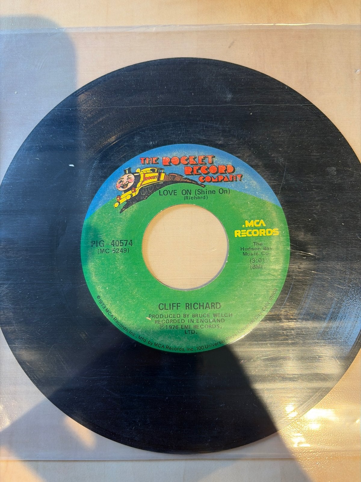 Cliff Richard - Devil Woman / Love On (Shine On) - Vinyl Sin, Gebruikt, Originele persing, 7 inch, Ophalen of Verzenden