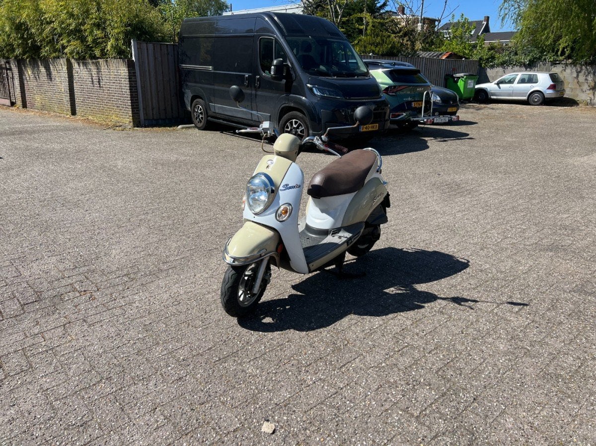 Kymco Sento 1-cilinder, 4-takt, luchtgekoeld Creme, Fietsen en Brommers, Scooters | Kymco, Ophalen, Gebruikt, Overige modellen