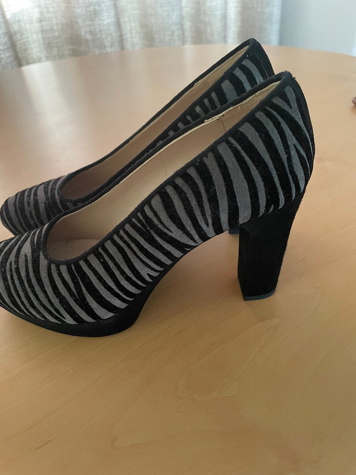 Unisa schoenen maat 36, Pumps, Zwart, Ophalen of Verzenden, Zo goed als nieuw
