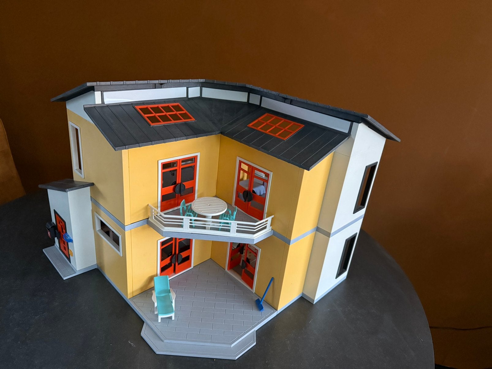 Playmobil geel modern woonhuis, Ophalen of Verzenden, Zo goed als nieuw
