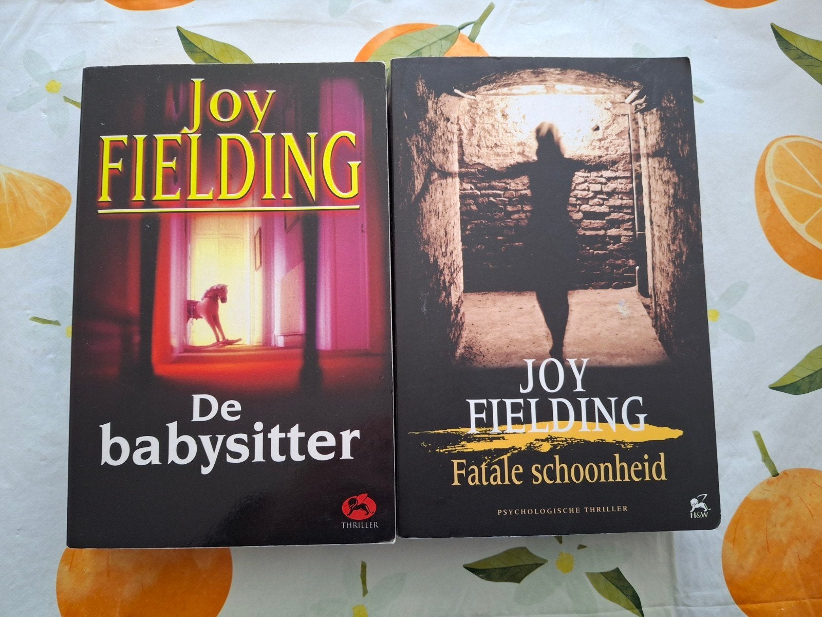 Joy Fielding de babysitter & fatale schoonheid thrillers, Ophalen of Verzenden, Gelezen, Joy Fielding