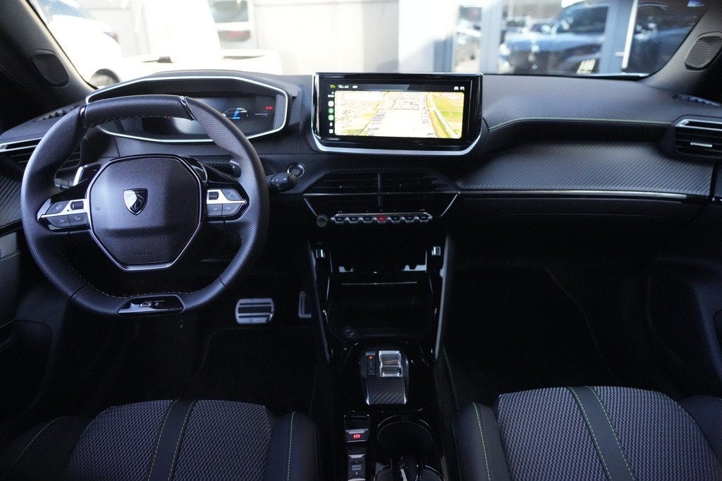 Peugeot 2008 1.2 Hybrid 145 GT 145pk AppleCarPlay/3D-Cockpit, Auto's, Peugeot, Gebruikt, Zwart, 1199 cc, Leder en Stof
