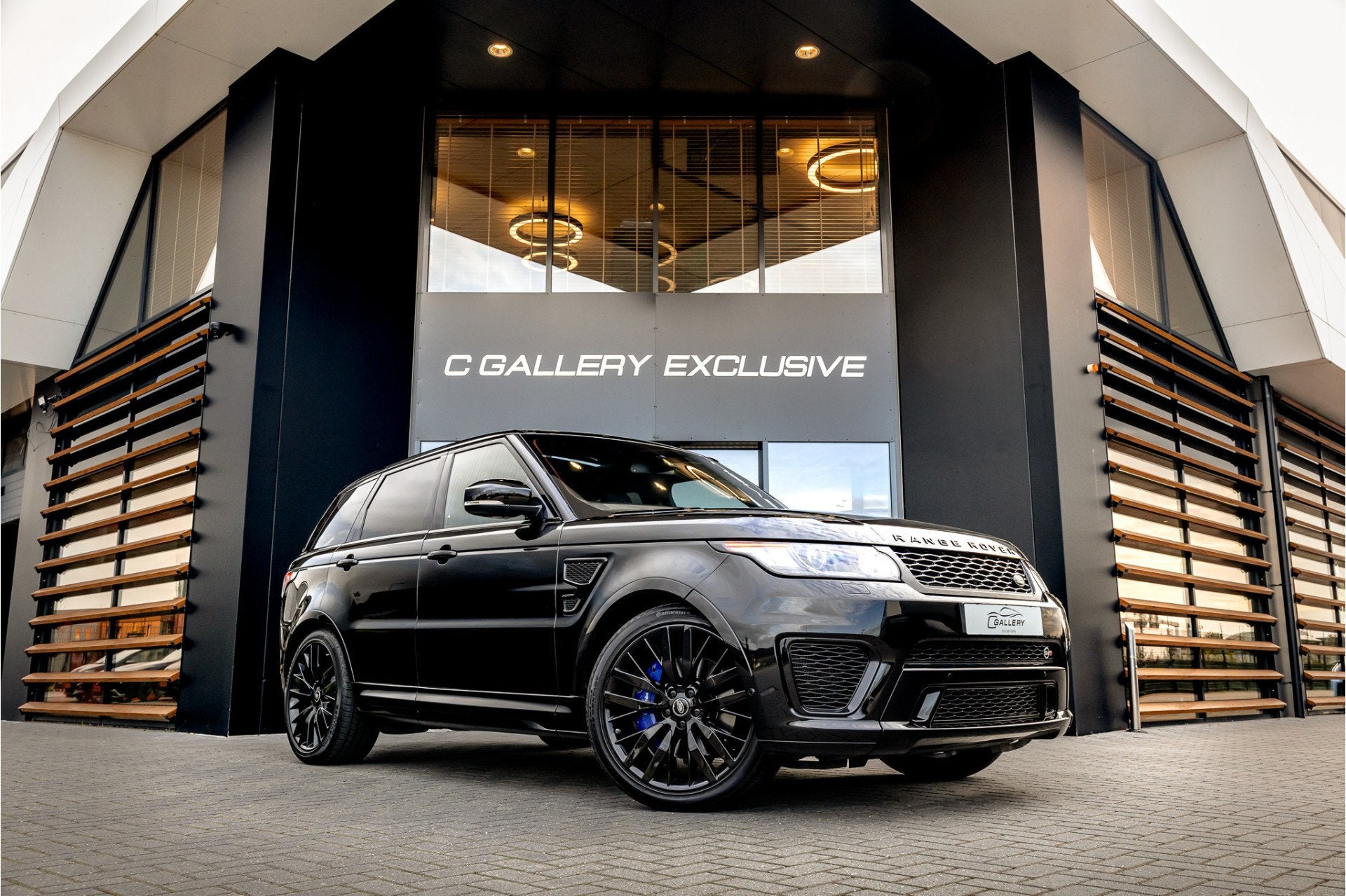 Land Rover Range Rover Sport 5.0 V8 Supercharged SVR - Panor, Automaat, 3000 kg, Zwart, Leder