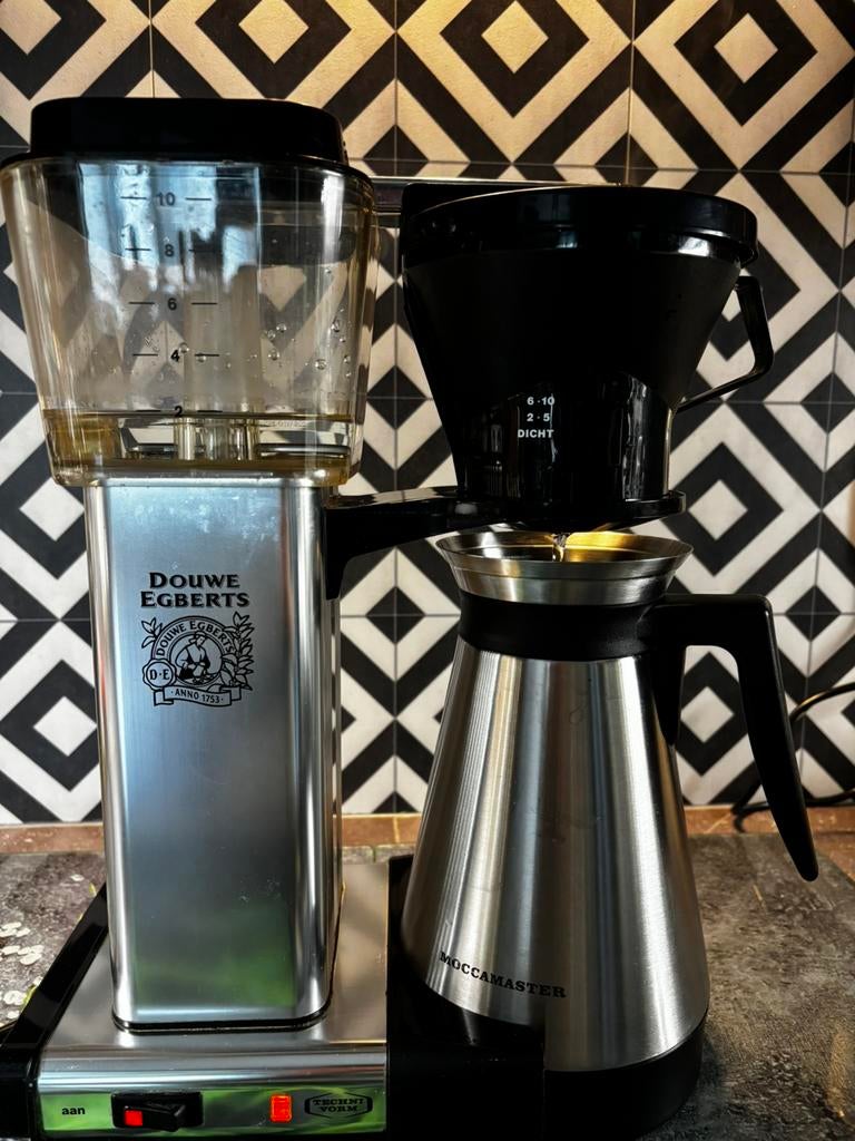 De Moccamaster koffiezetapparaat van Douwe Egberts, 4 tot 10 kopjes, Ophalen of Verzenden, Zo goed als nieuw, Koffiemachine