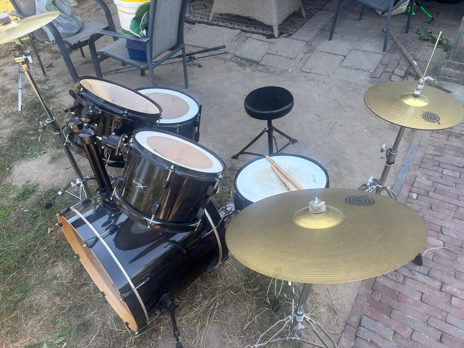 Zwart drumstel met bekkens en kruk, Ophalen of Verzenden, Gebruikt, Overige merken