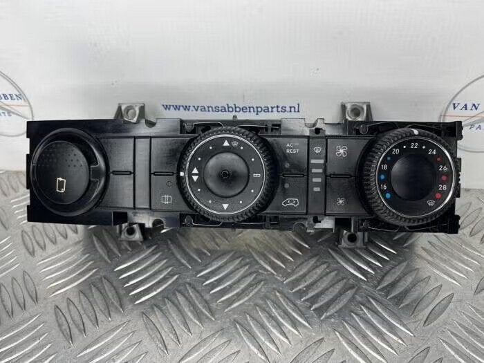 Kachel Bedieningspaneel van een Mercedes Sprinter, Auto-onderdelen, Ophalen of Verzenden, Gebruikt