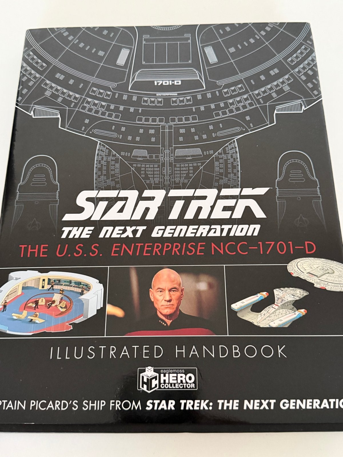 Star Trek: The Next Generation - illustared Handbook, Ophalen of Verzenden, Zo goed als nieuw