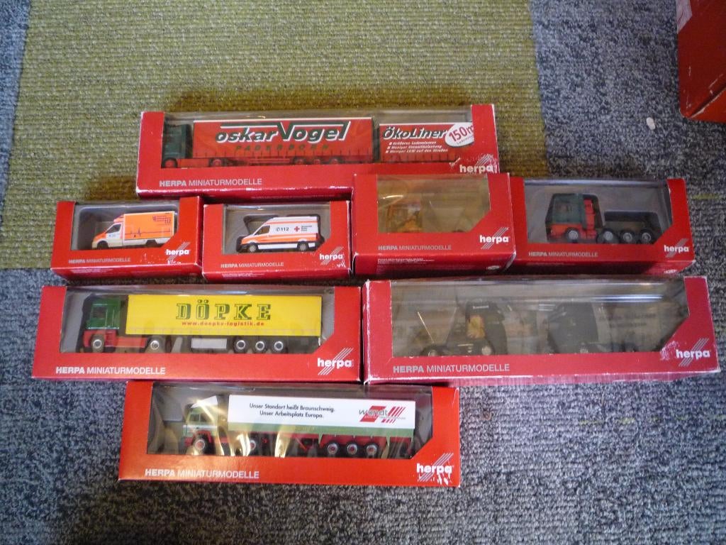 Diverse Herpa vrachtwagens + Hulpdienst Iveco/MAN etc 1:87, Ophalen of Verzenden, Zo goed als nieuw, Bus of Vrachtwagen, Herpa
