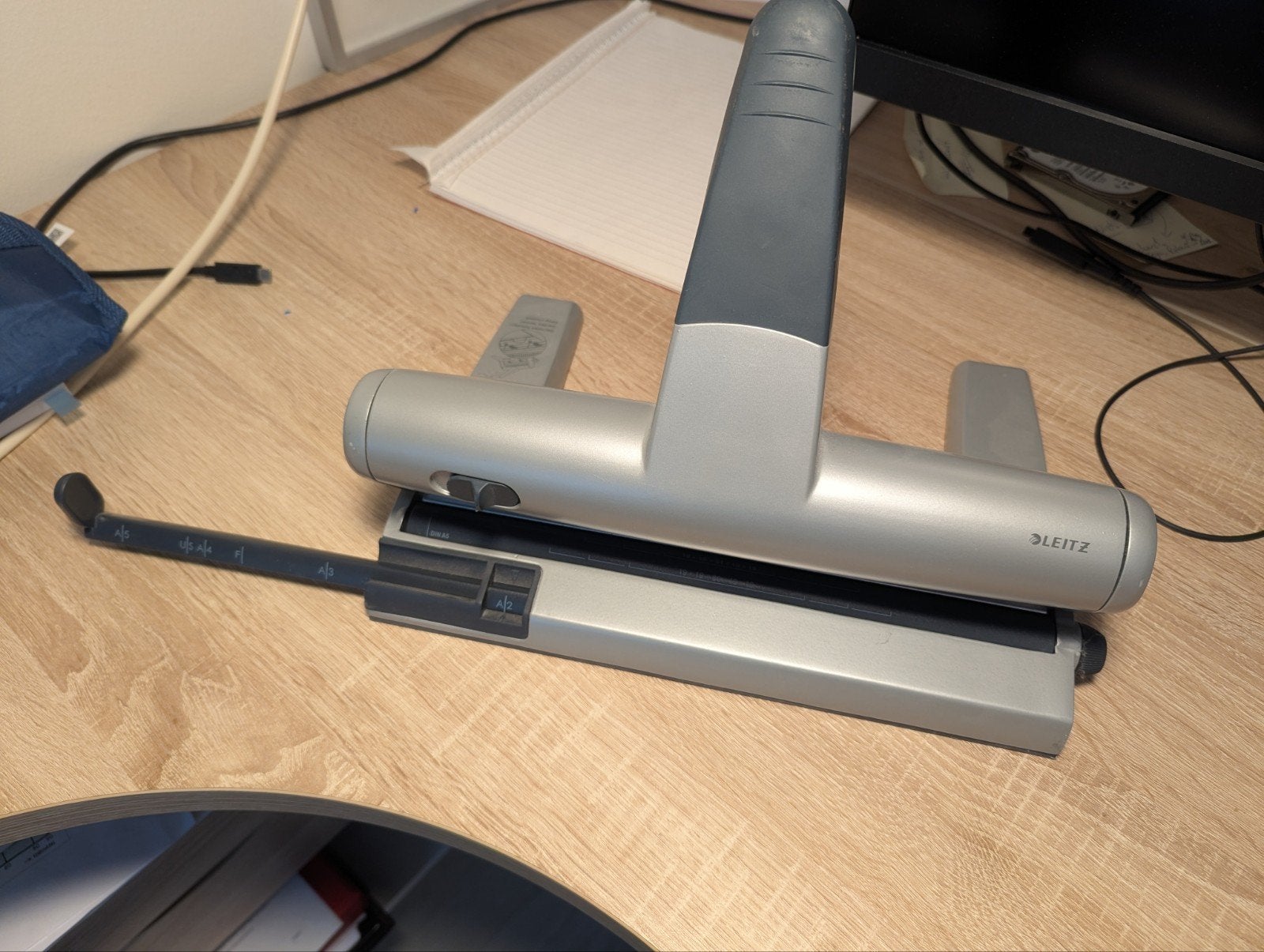 Leitz 23-gaats perforator, Ophalen of Verzenden, Gebruikt