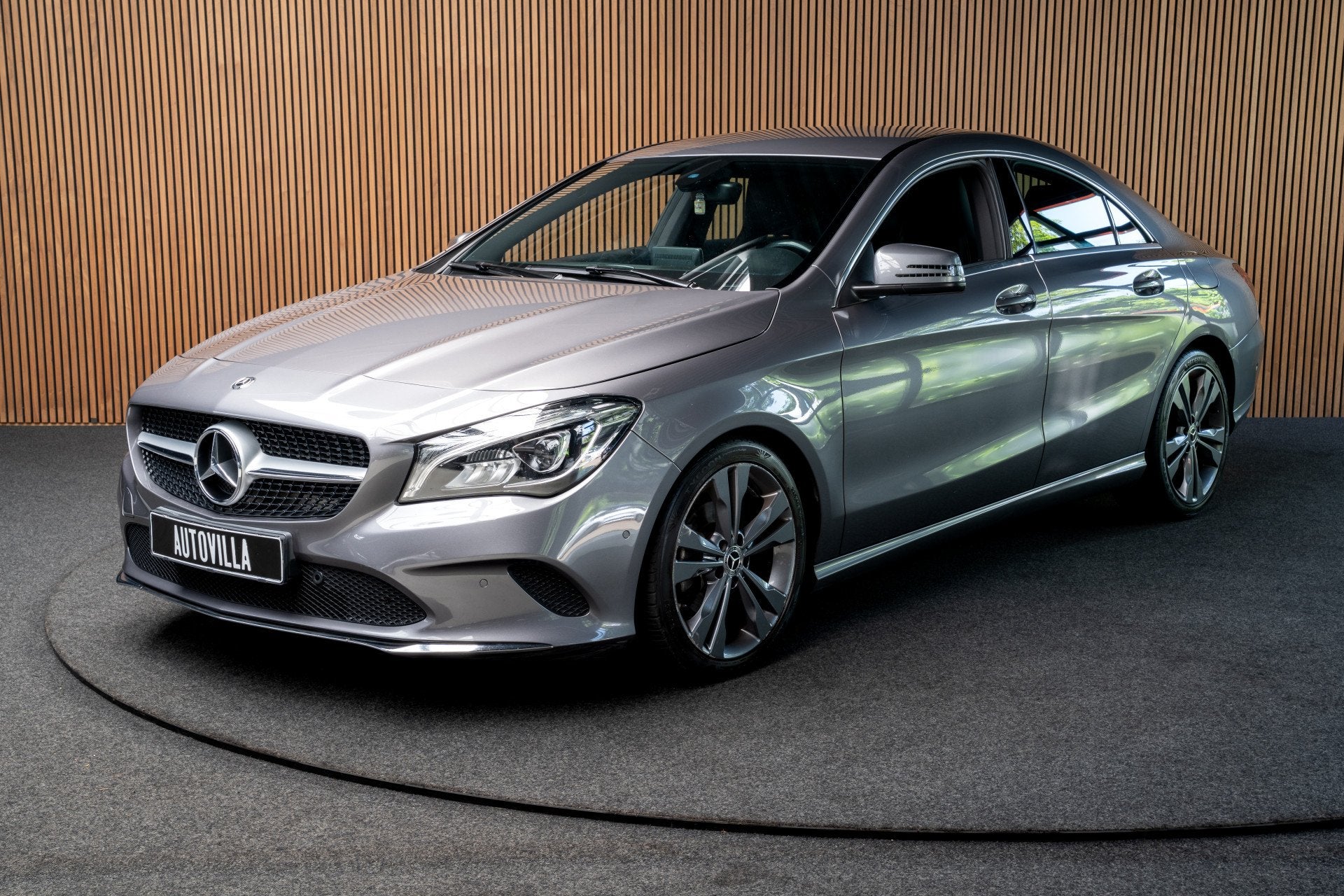 Mercedes-Benz CLA-Klasse 180 d AMG line Navi Leer Camera PTS, CLA, Achterwielaandrijving, Gebruikt, 4 cilinders