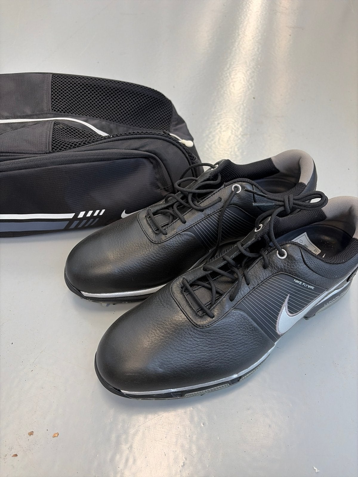 Nike Golfschoenen Maat 45 met schoenentas, Sport en Fitness, Golf, Ophalen of Verzenden, Nieuw, Schoenen, Overige merken
