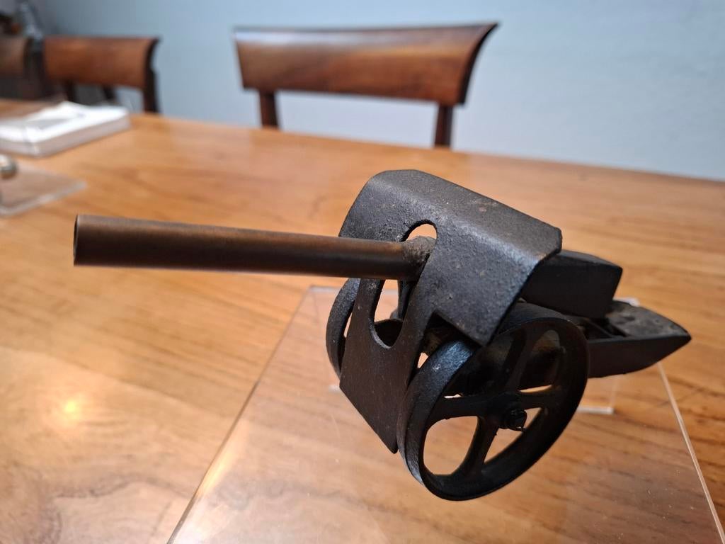 Antieke smids arbeid hobby speelgoed kanon, Ophalen, Gebruikt, Groter dan 1:32