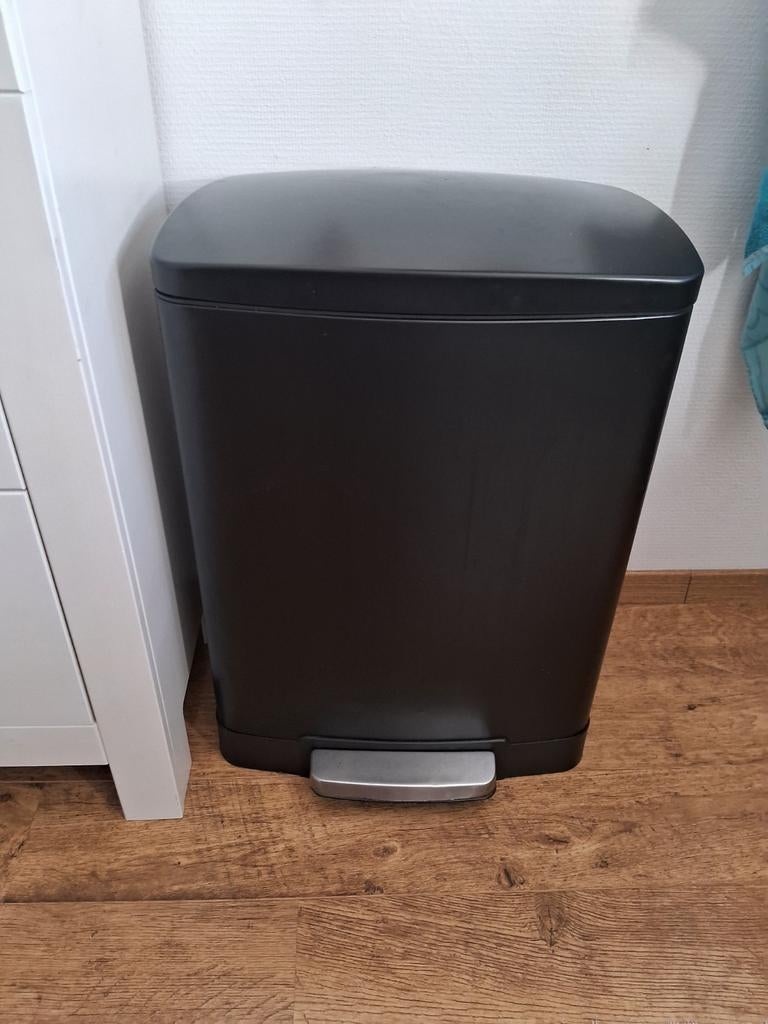 Mooie zwarte prullenbak, Ophalen, Gebruikt, Metaal, Minder dan 50 cm