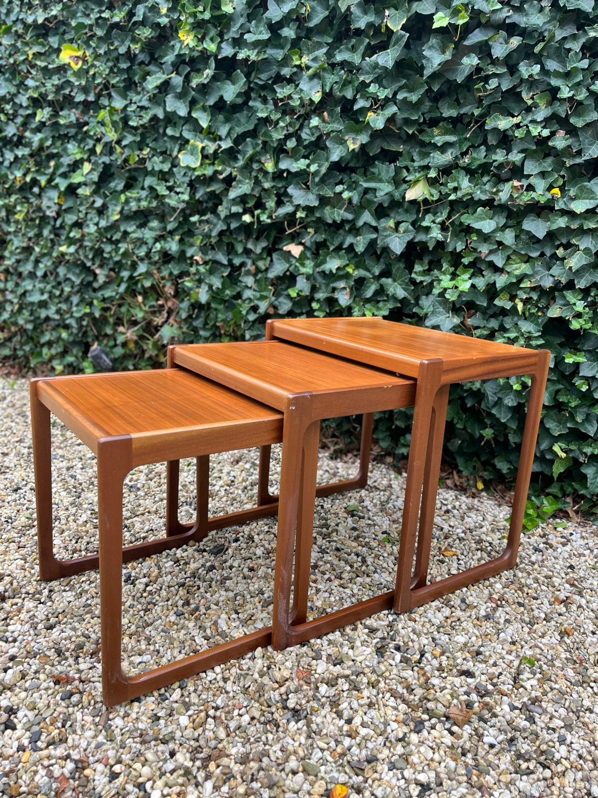Vintage mimiset teakhouten bijzettafels, Ophalen, Rechthoekig, Minder dan 55 cm, 45 tot 60 cm