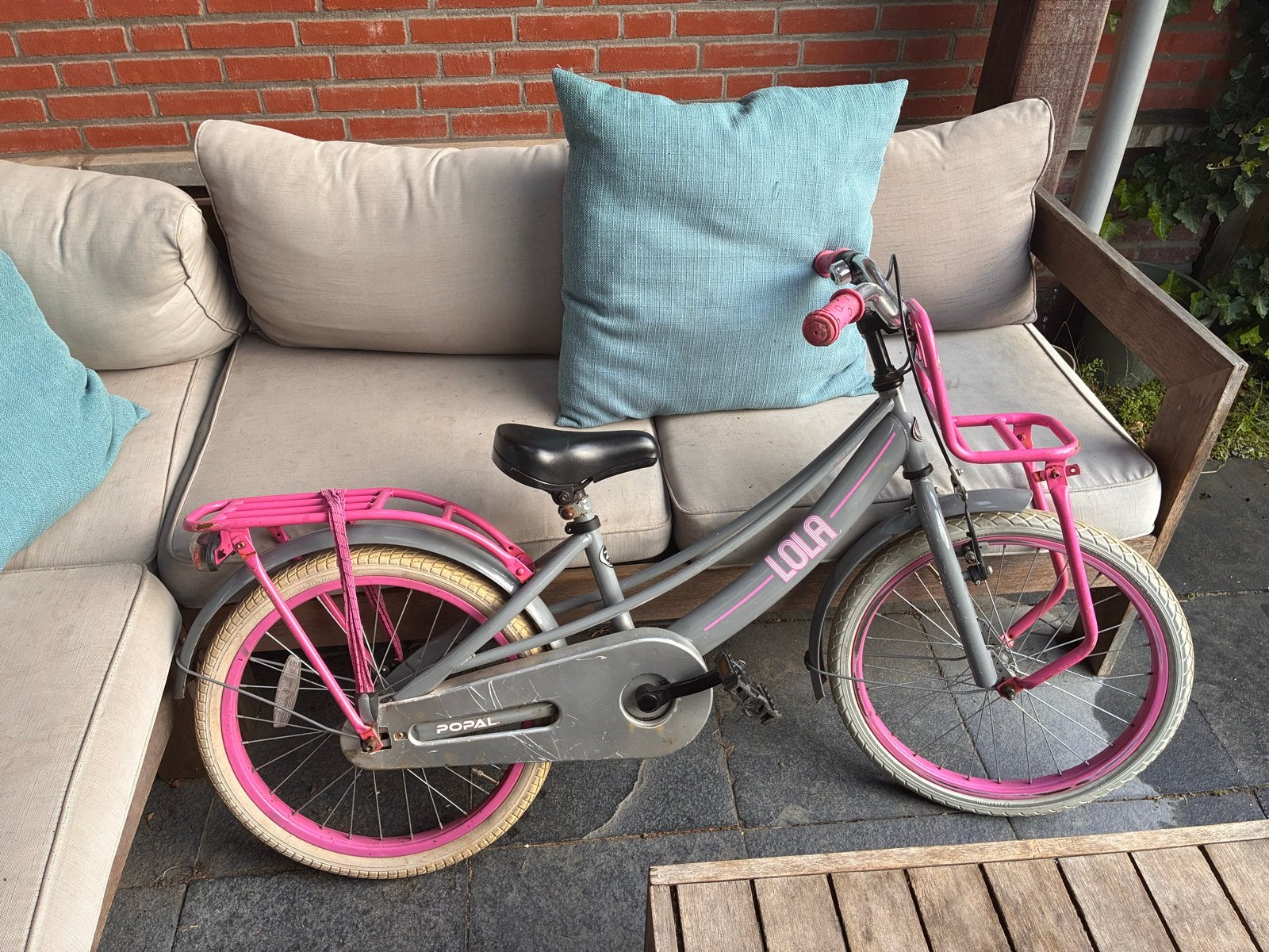 Lola kinderfiets - Grijs met roze accenten, Ophalen, Gebruikt, Velgrem, 20 inch of meer