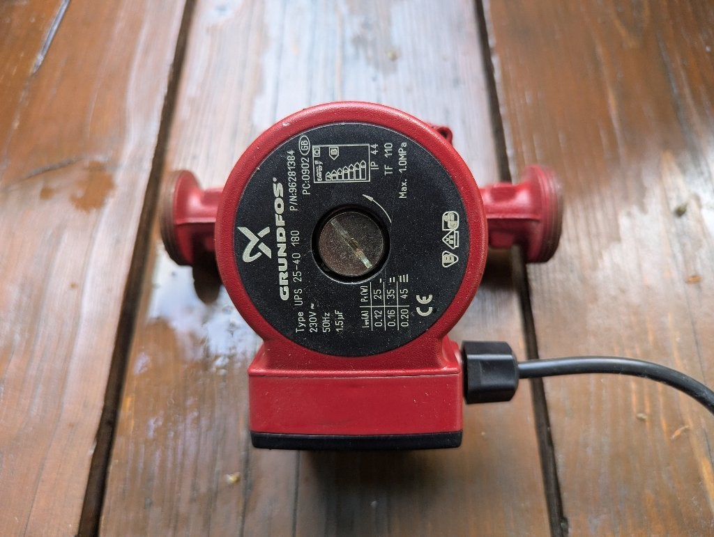Grundfos UPS 25-40 180 circulaciepomp cv-pomp, Doe-het-zelf en Verbouw, Verwarming en Radiatoren, Ophalen, Gebruikt, Minder dan 30 cm