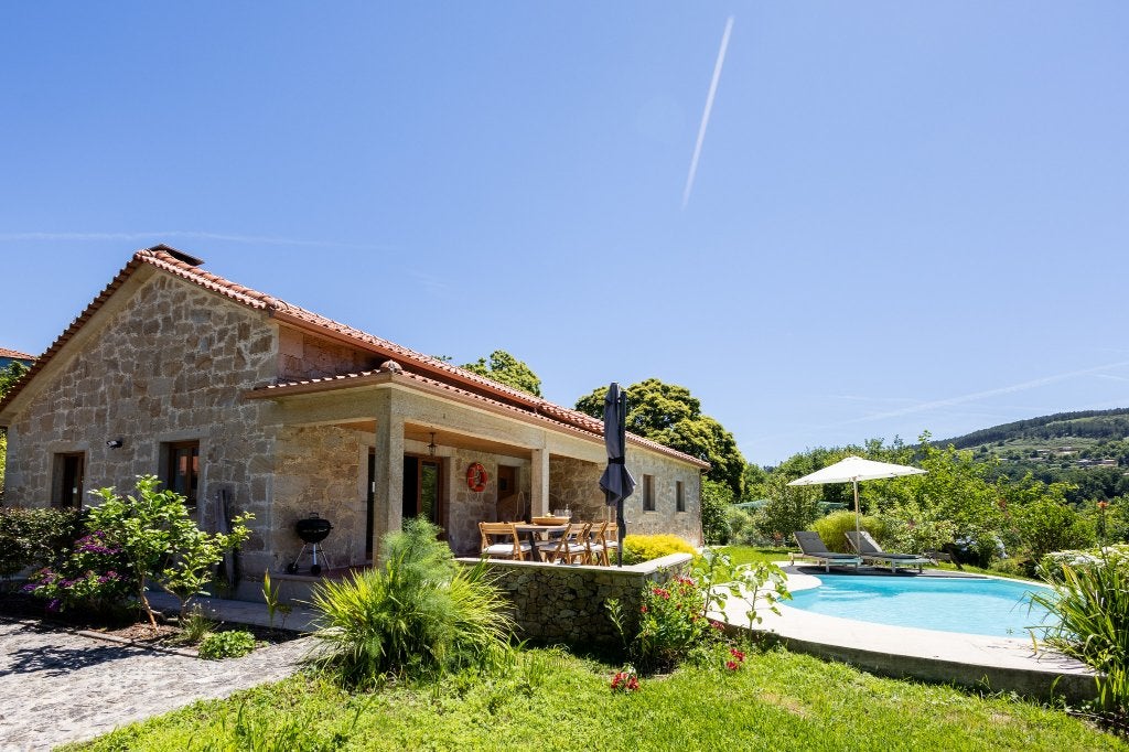 Sfeervol vakantiehuis Noord-Portugal met zwembad – 8 pers., Vakantie, 8 personen, 4 of meer slaapkamers, Porto en Noord-Portugal