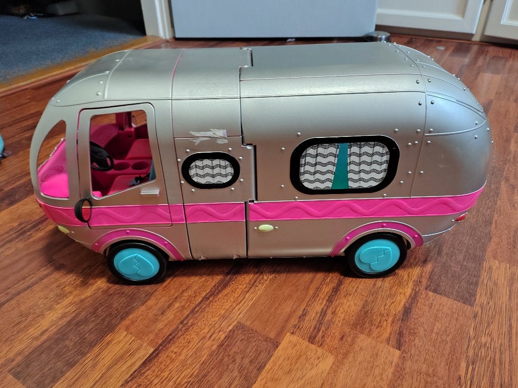 Lol surprise glamper camper met diverse poppen, Kinderen en Baby's, Speelgoed | Poppen, Ophalen of Verzenden, Gebruikt, Overige typen