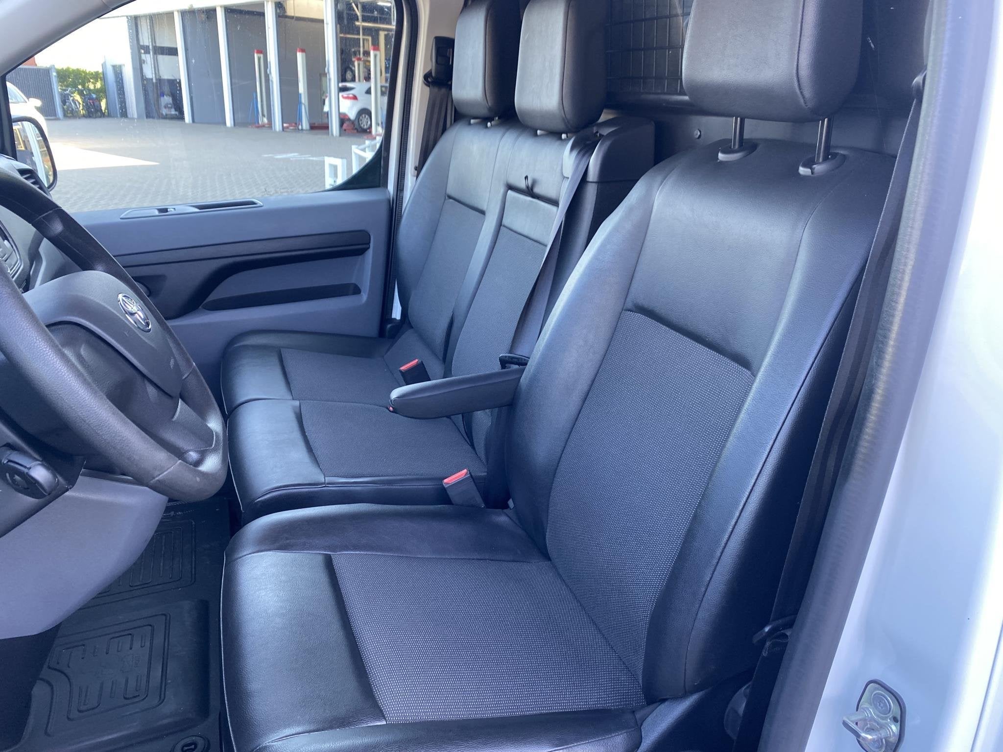 Toyota PROACE Worker 2.0 D-4D Cool Comfort Long, Auto's, Bestelauto's, Stof, Gebruikt, Euro 6, 4 cilinders