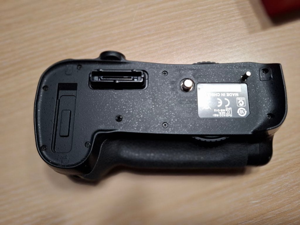 Nikon MB-D12 battery grip voor D800/D800E/D810, Ophalen of Verzenden, Gebruikt