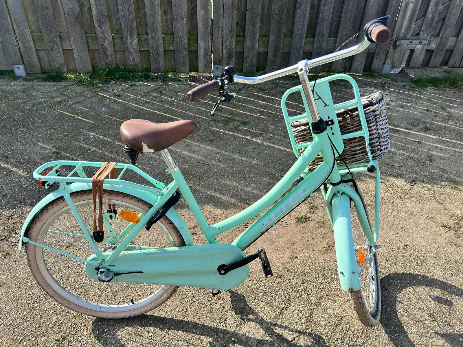 Altec fiets 24 inch - Mintgroen met mand, Ophalen, Terugtraprem, Versnellingen, Gebruikt